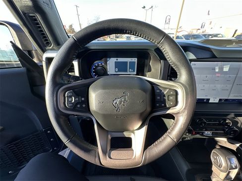 Used 2023 Ford Bronco Outer Banks image 14