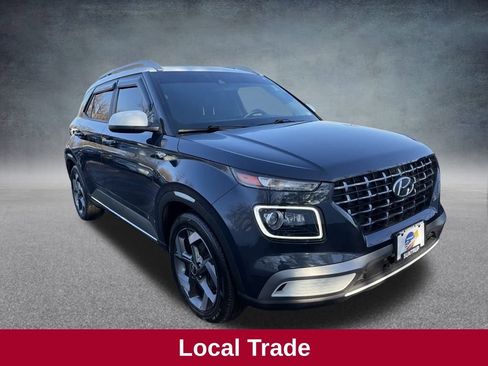 Used 2022 Hyundai Venue Limited image 9