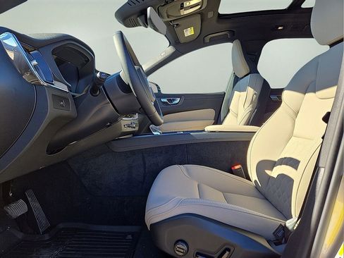 New 2026 Volvo XC60 B5 Plus w/ Protection Package Premier image 22