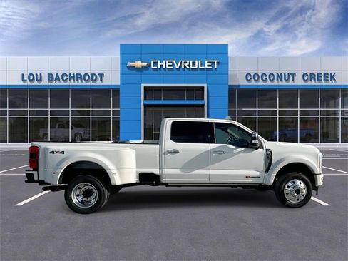 Used 2023 Ford F450 Platinum image 9