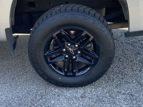 Used 2021 Chevrolet Silverado 1500 LT Trail Boss w/ LPO, Dark Essentials Package image 8