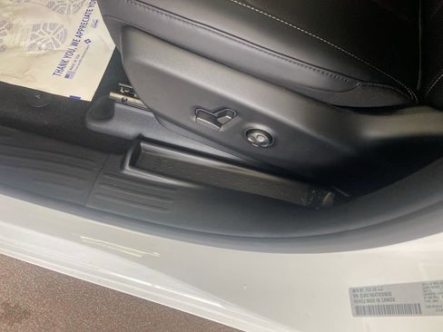 New 2026 Chrysler Pacifica Select image 7