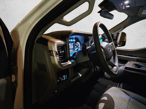 New 2026 Ford F250 XLT w/ FX4 Off-Road Package image 3