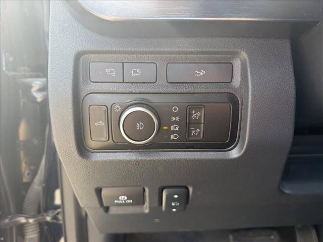 Used 2023 Ford F250 Lariat w/ Lariat Ultimate Package AWD/4WD image 12