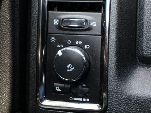 Used 2018 RAM 3500 Big Horn w/ Sport Appearance Group image 18