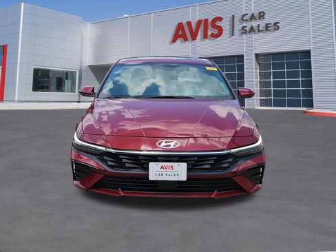 Used 2025 Hyundai Elantra SEL FWD image 10