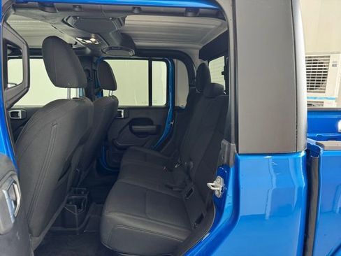 Used 2022 Jeep Gladiator Willys image 18