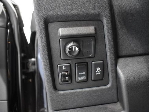 Used 2013 Nissan Rogue SL AWD/4WD image 16