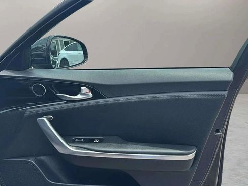 Used 2019 Kia Stinger image 17