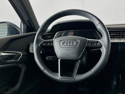 Used 2024 Audi Q8 e-tron Premium Plus w/ Premium Plus Package image 18