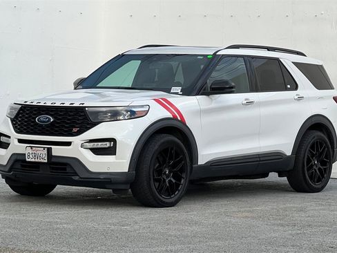 Used 2020 Ford Explorer ST w/ ST Street Pack image 7