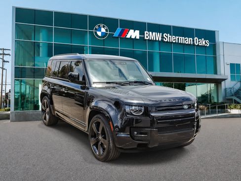 Used 2024 Land Rover Defender 110 X-Dynamic SE AWD/4WD image 3