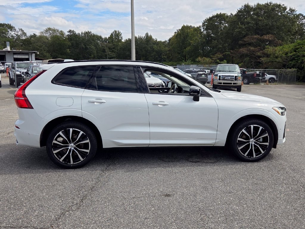 Used 2023 Volvo XC60 B5 Plus w/ Protection Package Premier AWD/4WD image 13