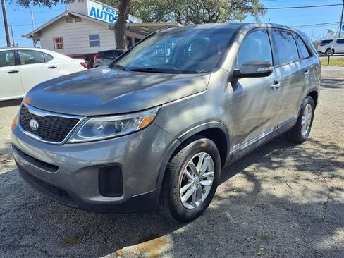 Used 2014 Kia Sorento LX AWD/4WD image 2