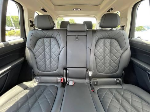 Used 2024 BMW X7 xDrive40i AWD/4WD image 31