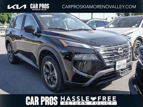 Used 2025 Nissan Rogue SV AWD/4WD image 1