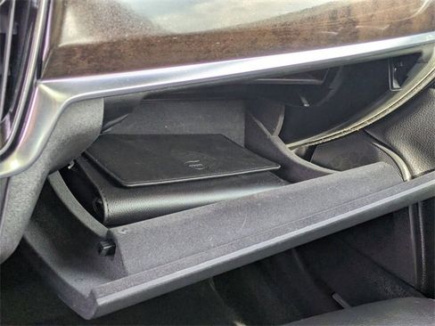 Used 2018 Volvo S90 T5 Momentum w/ Convenience Package image 21