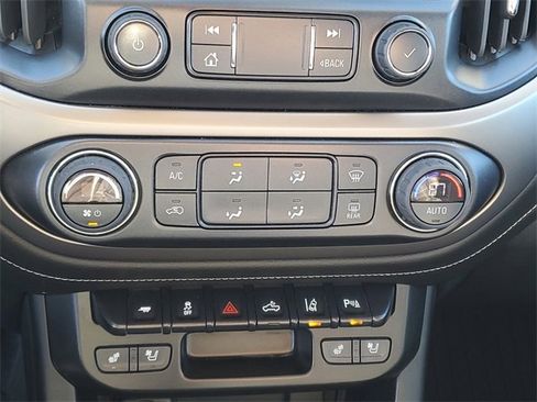 Used 2022 GMC Canyon Denali image 18