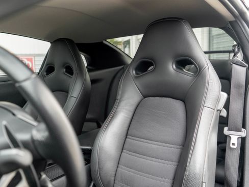 Used 2014 Nissan GT-R Premium image 10