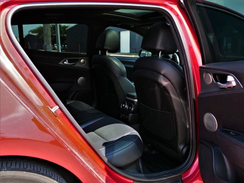 Used 2020 Kia Stinger GT1 image 24