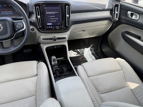 Certified 2023 Volvo XC40 B5 Plus w/ Protection Package Premier AWD/4WD image 15