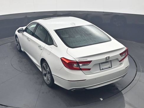Used 2018 Honda Accord Touring image 25