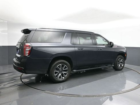 Used 2022 Chevrolet Suburban Z71 w/ Luxury Package image 5