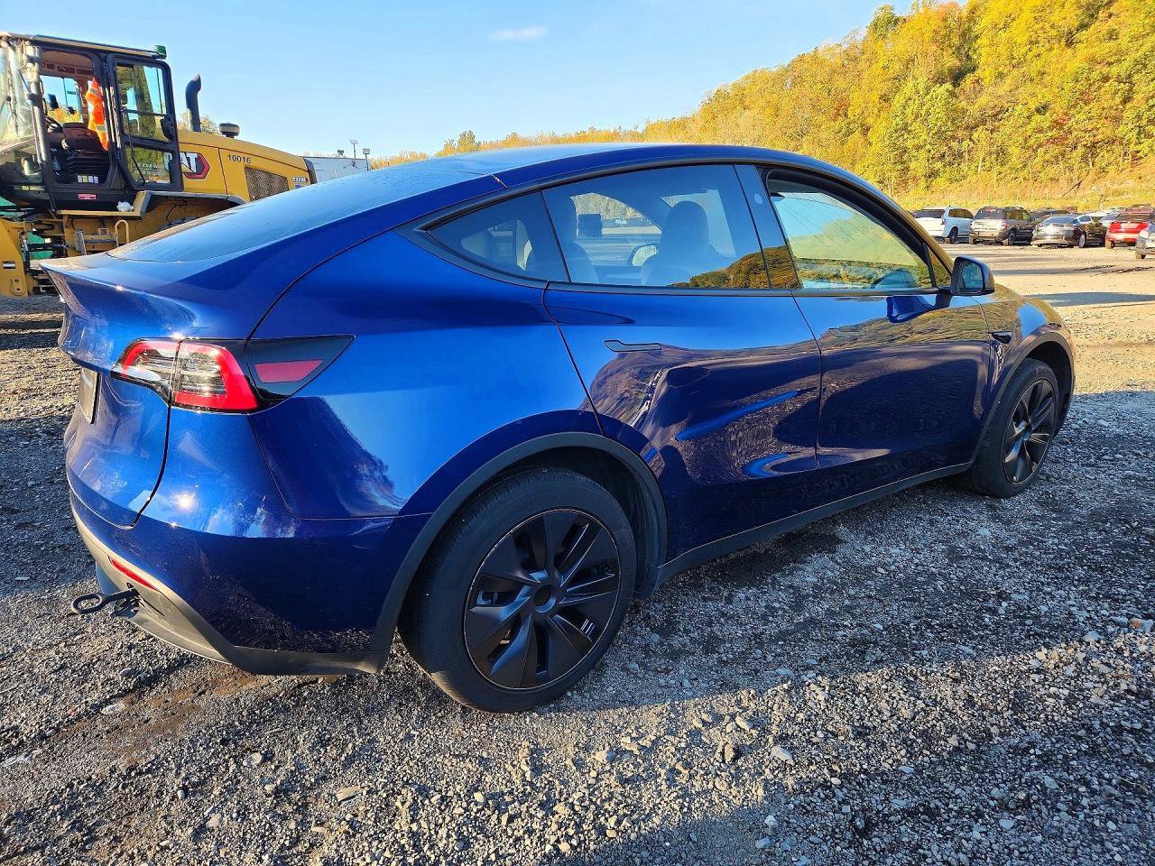Used 2025 Tesla Model Y Long Range RWD image 4