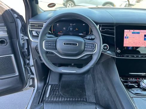 Used 2022 Jeep Wagoneer Series III w/ Flexible Seating Group AWD/4WD image 16