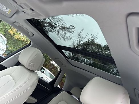 Used 2020 Audi Q3 2.0T Premium w/ Convenience Package image 29