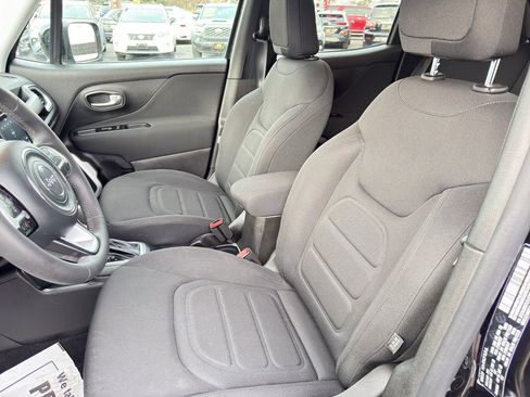 Used 2020 Jeep Renegade Latitude w/ Popular Equipment Group image 11