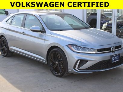 Certified 2025 Volkswagen Jetta SE