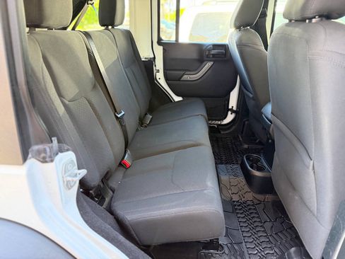 Used 2018 Jeep Wrangler Unlimited Sport AWD/4WD image 21
