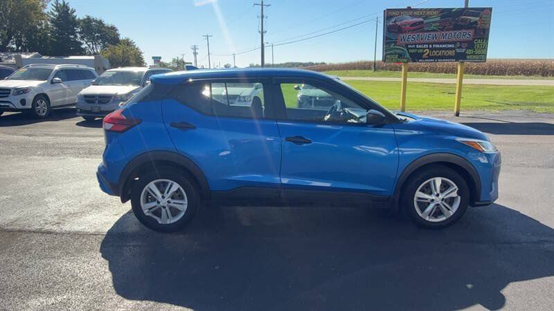 Used 2021 Nissan Kicks S FWD image 2