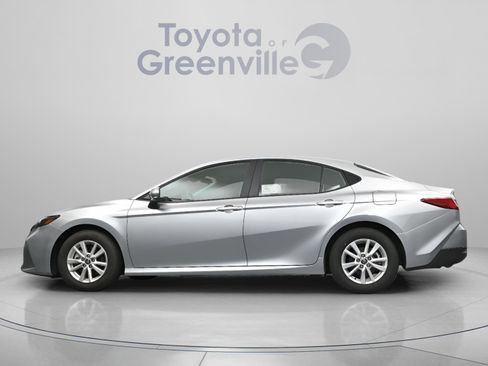 Used 2025 Toyota Camry LE FWD image 6