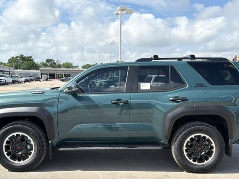 New 2026 Toyota 4Runner TRD Off-Road Premium AWD/4WD image 2