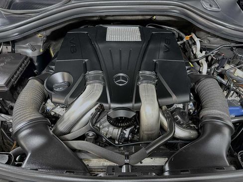 Used 2017 Mercedes-Benz GLS 550 4MATIC image 31