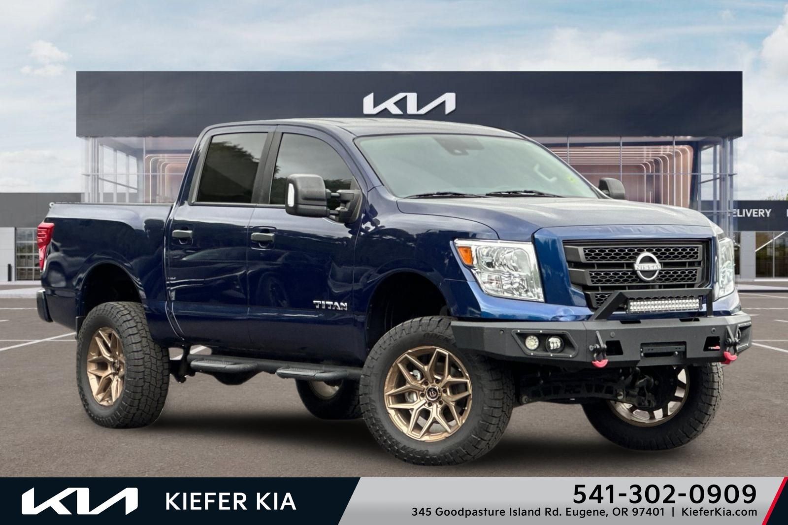 Used 2023 Nissan Titan SV w/ SV Convenience Package AWD/4WD image 1