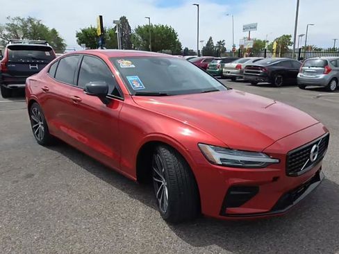 Used 2022 Volvo S60 B5 Momentum AWD/4WD image 1