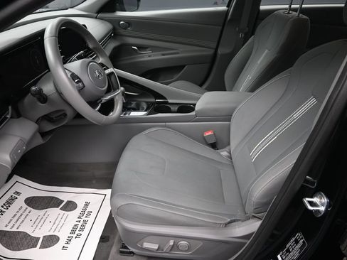 Used 2022 Hyundai Elantra SEL w/ Convenience + Premium Package FWD image 15