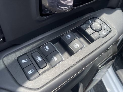 New 2025 RAM 2500 Limited image 12