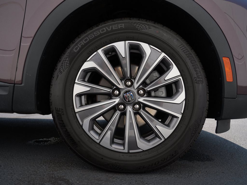 Certified 2024 Buick Envision Preferred AWD/4WD image 32