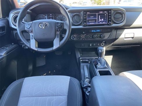 Used 2021 Toyota Tacoma TRD Off-Road image 9