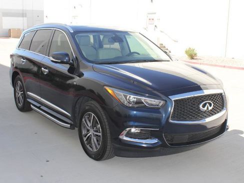 Used 2019 INFINITI QX60 Luxe w/ Essential Package image 3