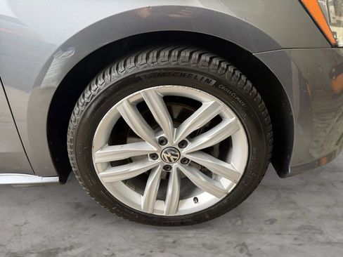 Used 2019 Volkswagen Passat 2.0T Wolfsburg FWD image 46