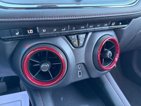 Used 2022 Chevrolet Blazer RS FWD image 19