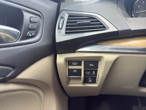 Certified 2019 Acura MDX FWD w/ Technology Package image 17