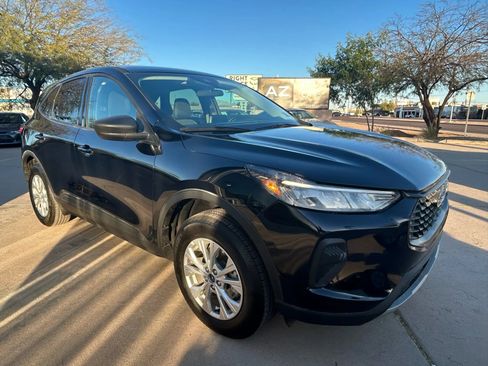 Used 2025 Ford Escape Active AWD/4WD image 7
