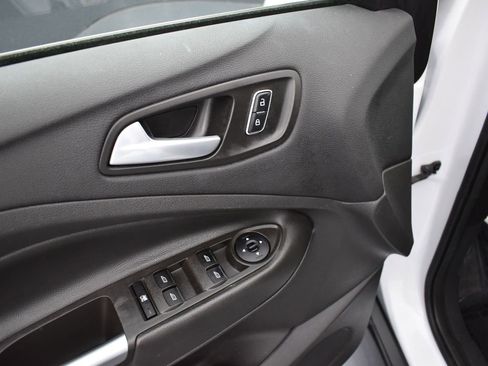 Used 2016 Ford Escape SE image 9