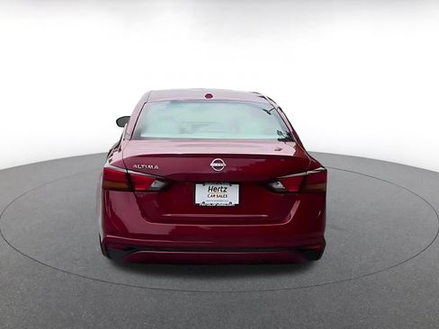 Used 2025 Nissan Altima 2.5 SV FWD image 11
